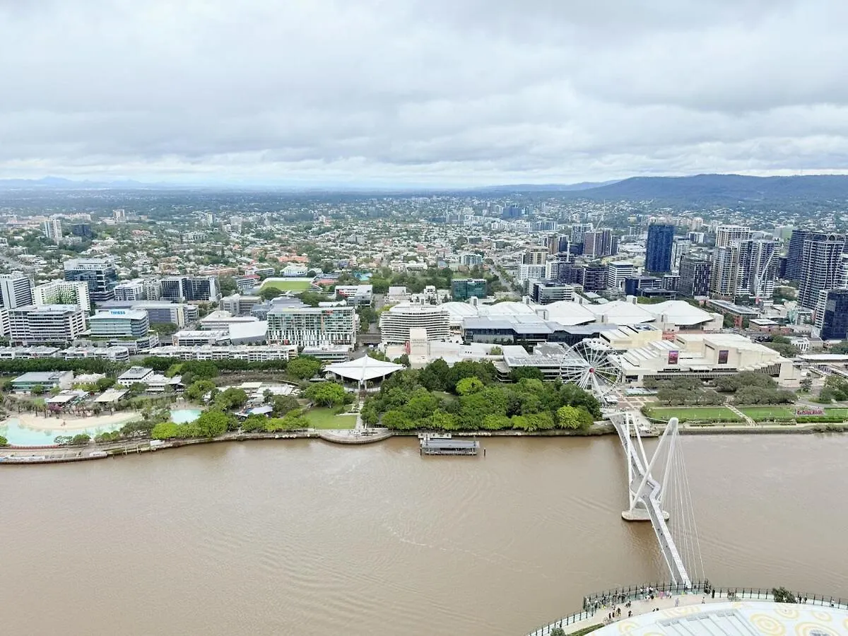 Chic 2-Bed Apt With Views & Pool At Queens Wharf Brisbane