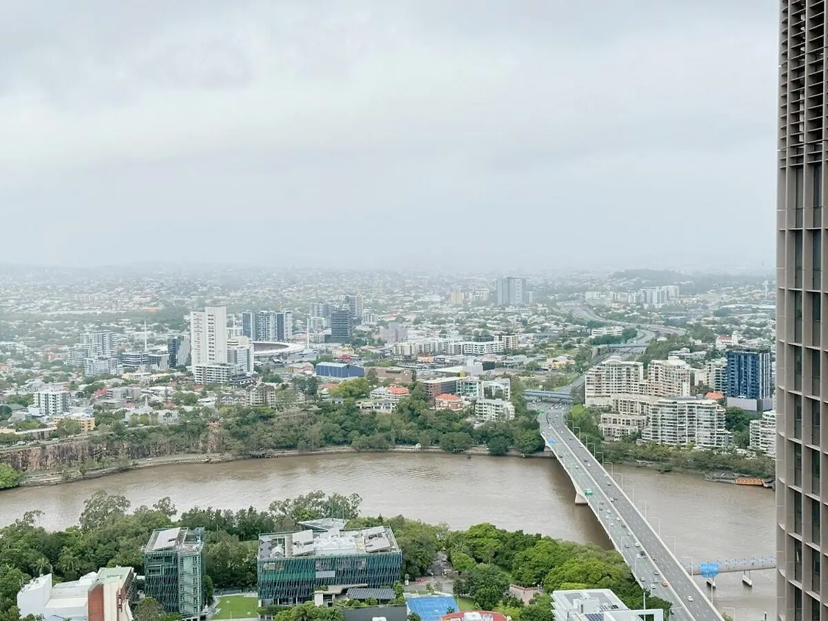Chic 2-Bed Apt With Views & Pool At Queens Wharf Brisbane Apartment