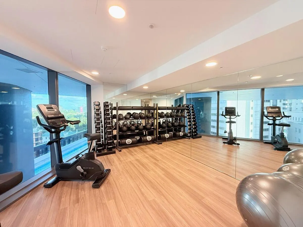 Chic 2-Bed Apt With Views & Pool At Queens Wharf Brisbane Apartment